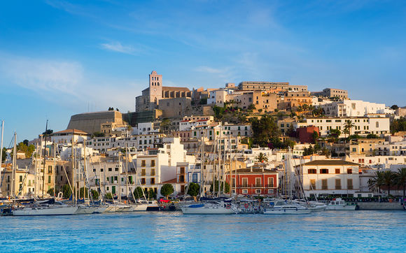 Con un velero en Menorca, ¡te sales de la rutina!