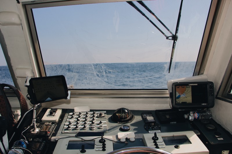 Apps náuticas: vista de los mandos de un barco