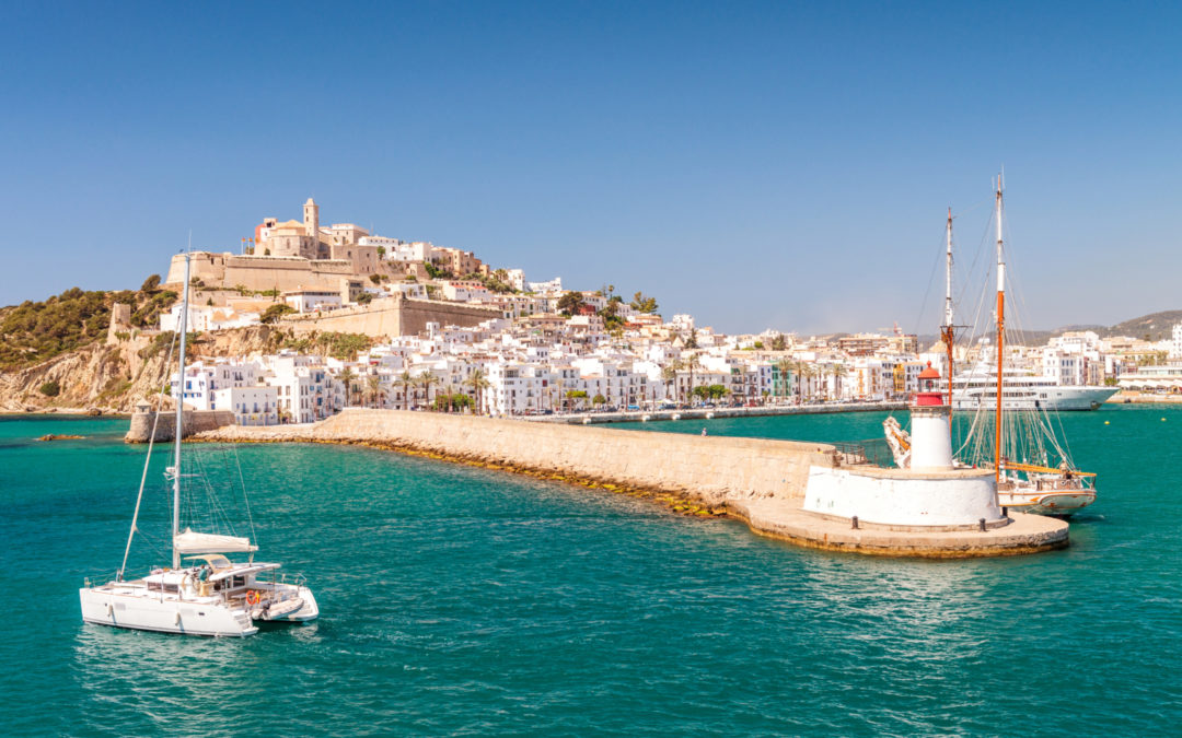 Paseos en barco para familias en Ibiza