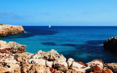 Mejor época del año para alquilar un barco en Mallorca: guía mes a mes