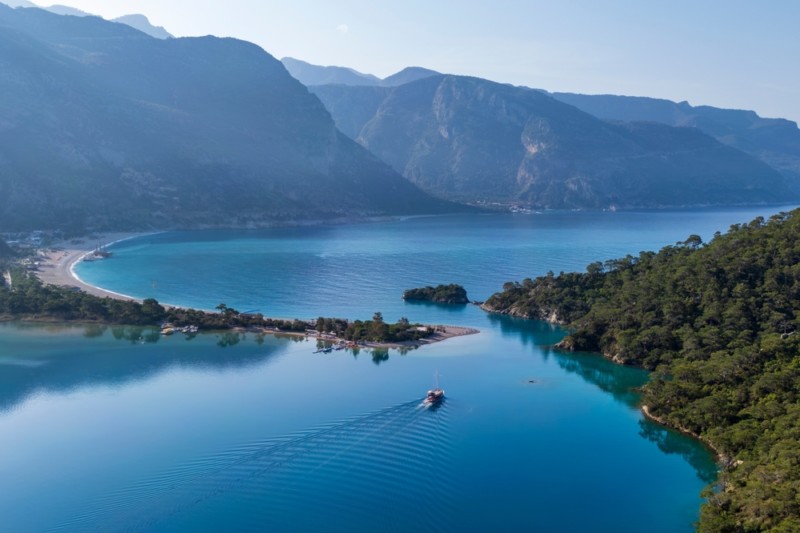 Turquía vs Grecia: ¿Qué destino mediterráneo es mejor para navegar?