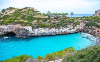 Playas y calas escondidas a las que puedes llegar en barco en Mallorca