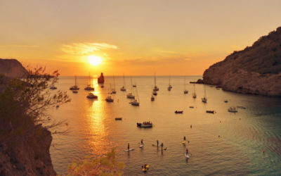 Playas y calas escondidas a las que puedes llegar en barco en Ibiza